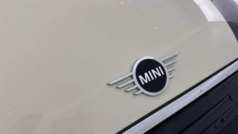 MINI Hatchback 1.5 Cooper Classic II 3dr Petrol Hatchback